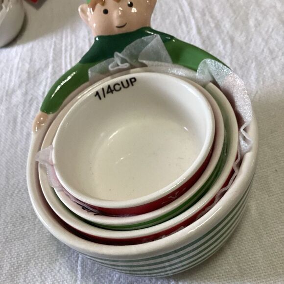 Holiday Elf Measuring Cup & Measuring Spoons Set with 3 Robert Stanley Towels - Picture 7 of 7